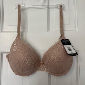 Maidenform Push-Up Underwire Bra Size 36C NWT